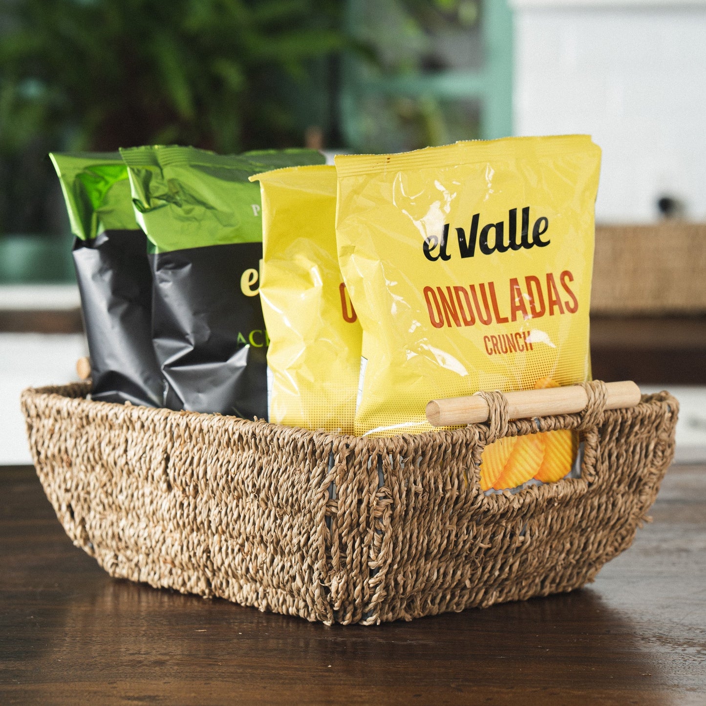 Shallow Seagrass Basket With Wooden Handles