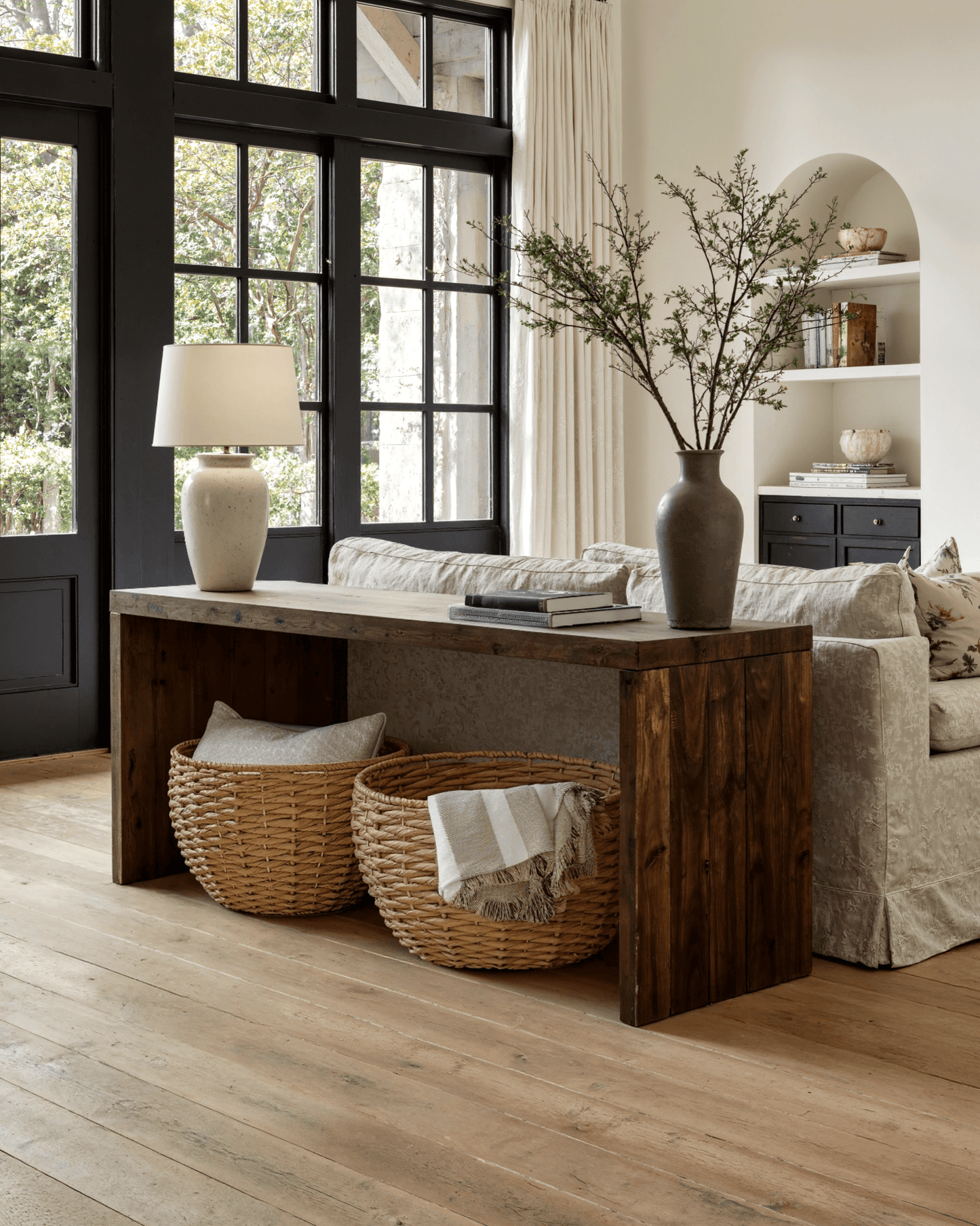 Large Round Water Hyacinth Baskets with Lids, Set of 3