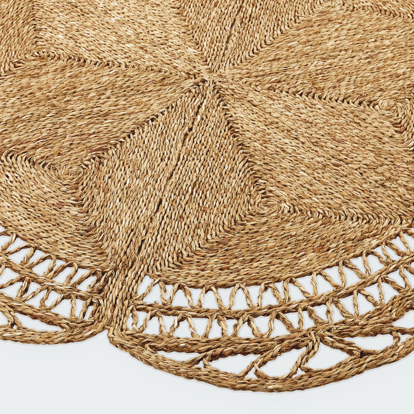 Handwoven Seagrass Rug - Flower Design